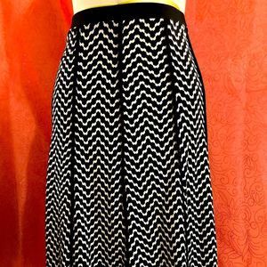 Maria Gabrielle Black White Pattern Midi Stretchy Skirt